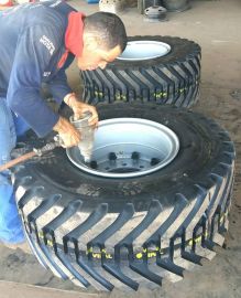 Pneu Aro 20 - 30 Lonas ( 110 x 43 )