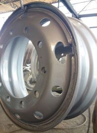 Roda 22,5 Sem Câmara 10 Furos (Centro Reforçado)